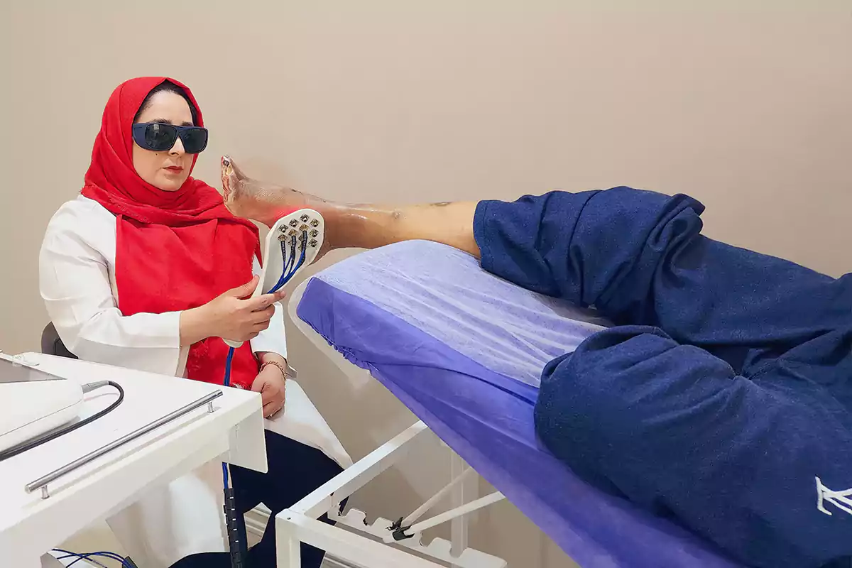 کلینیک درمان زخم در مشهد